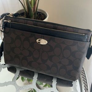 NWT Coach Signature Crossbody